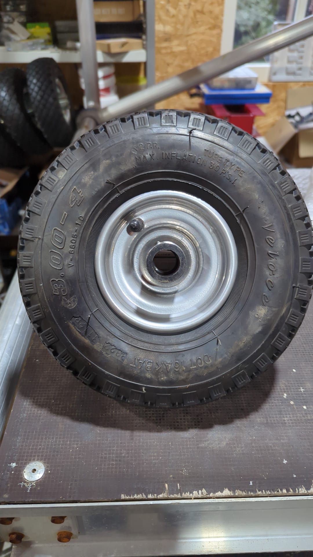 Neuswiel Luchtband, metalen velg 260mm